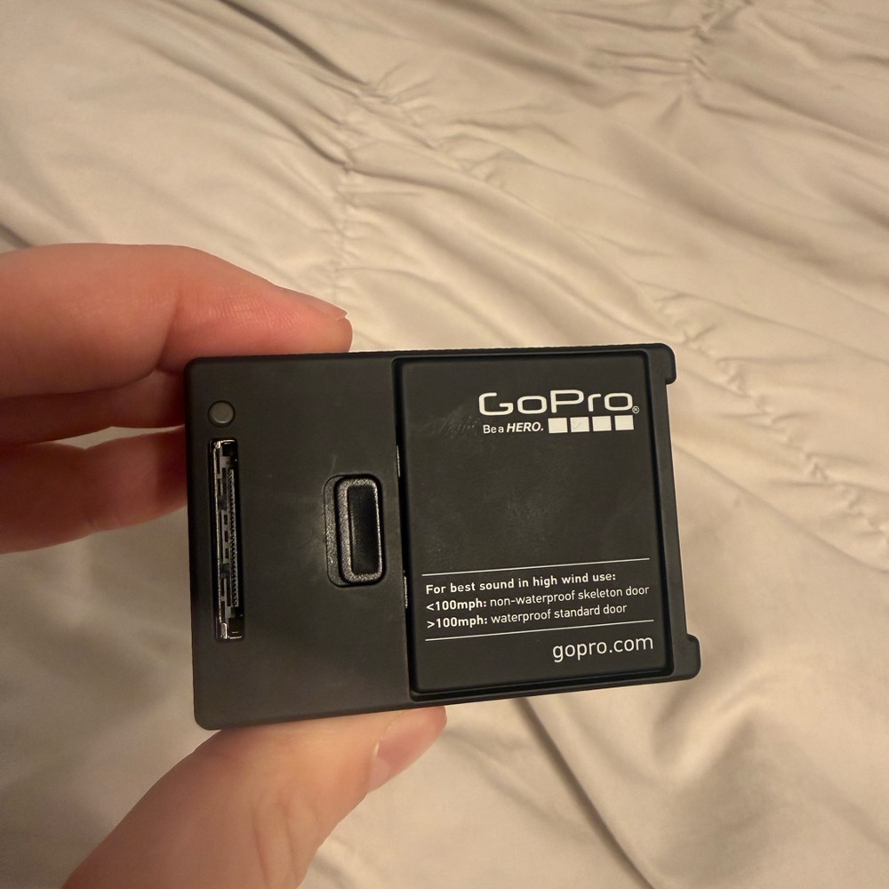 Silver GoPro Hero 3+ - Picture 2 of 5